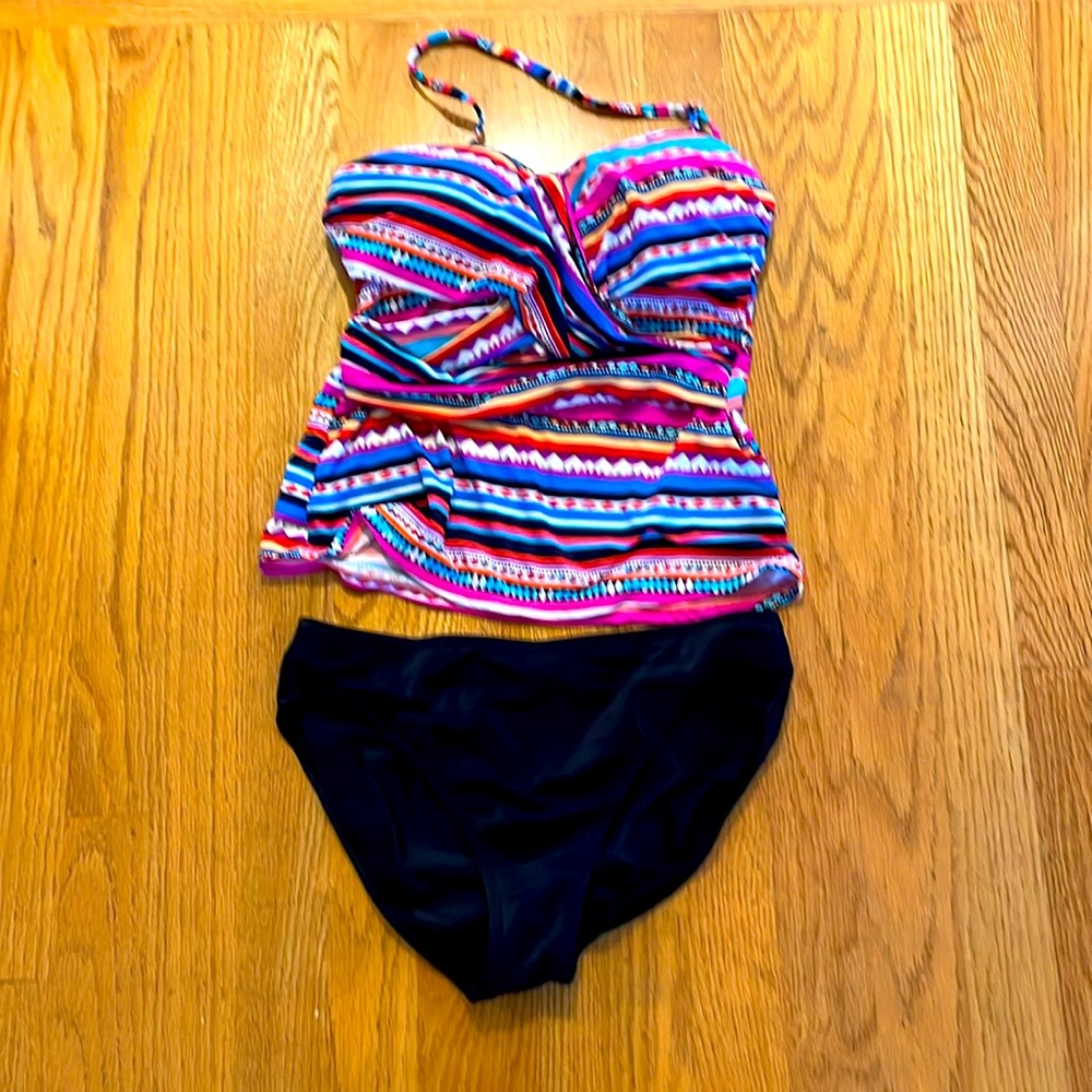 Like new! Jantzen two piece swimsuit